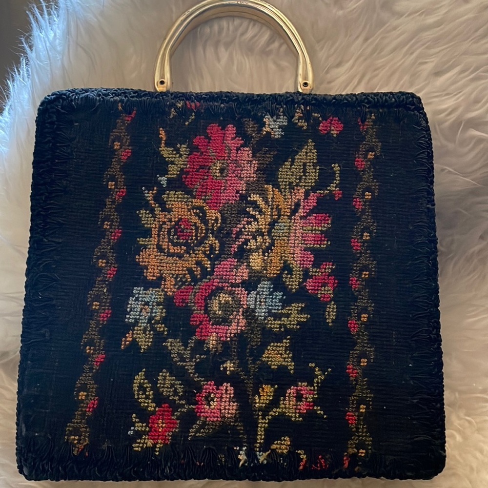 VINTAGE NEEDLEPOINT PURSE